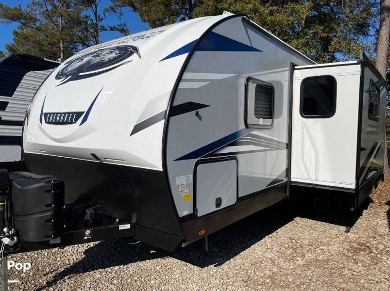 2018 Cherokee Alpha Wolf 27RK-L, $ 18,000