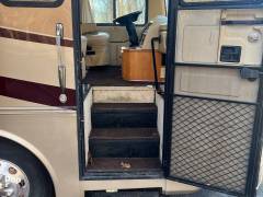 2006 Monaco Diplomat 40DST, $ 49,900