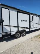 2022 CrossRoads Sunset Trail 331BH, $ 34,000