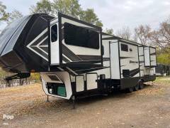 2018 Grand Design Momentum 376TH, $ 81,000