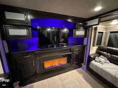 2018 Grand Design Momentum 376TH, $ 81,000