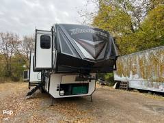 2018 Grand Design Momentum 376TH, $ 81,000