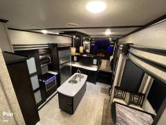 2018 Grand Design Momentum 376TH, $ 81,000