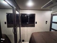 2018 Grand Design Momentum 376TH, $ 81,000
