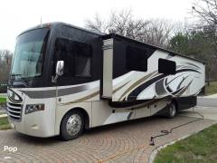 2015 Thor Motor Coach Miramar 34.2, $ 90,000