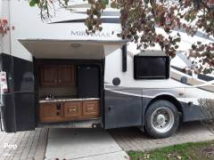 2015 Thor Motor Coach Miramar 34.2, $ 90,000