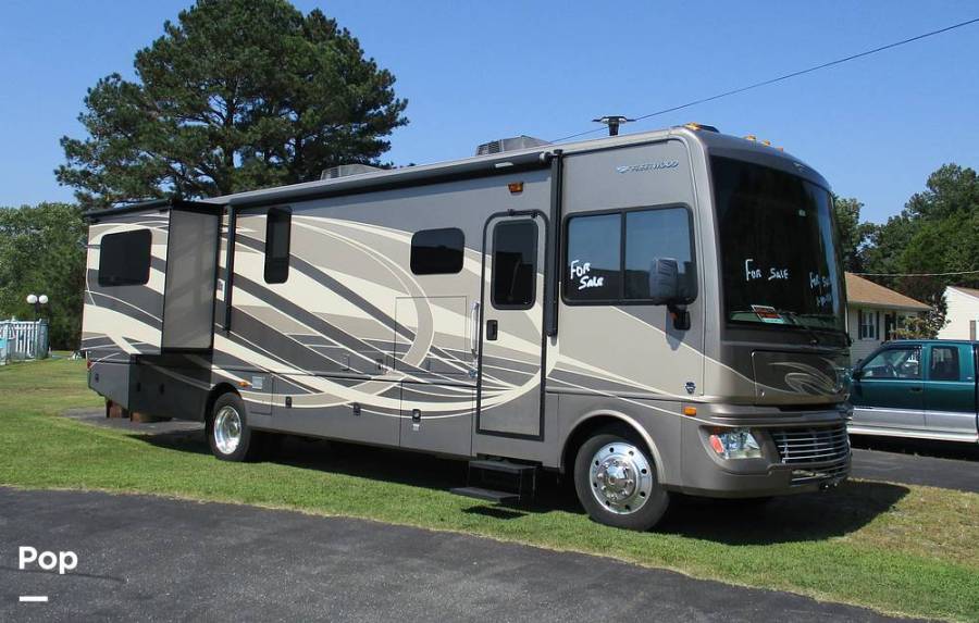 2015 Fleetwood Bounder 35K, $ 89,995