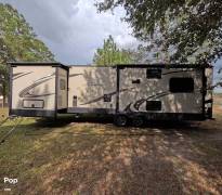 2019 Rockwood Signature 8329SS, $ 34,500