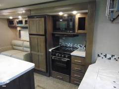 2019 Rockwood Signature 8329SS, $ 34,500