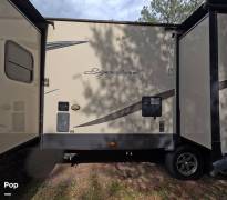 2019 Rockwood Signature 8329SS, $ 34,500
