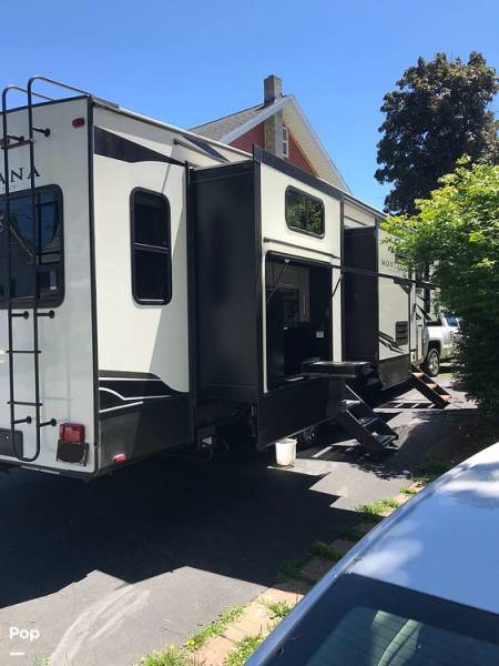 2020 Keystone Montana High Country 362RD, $ 39,000