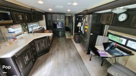 2015 Georgetown XL 377TS, $ 52,000