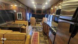 2014 Fleetwood Bounder 35K, $ 77,000