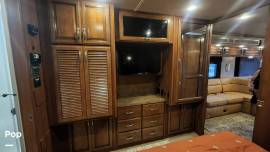 2014 Fleetwood Bounder 35K, $ 77,000