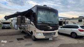 2014 Fleetwood Bounder 35K, $ 77,000