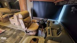 2014 Fleetwood Bounder 35K, $ 77,000