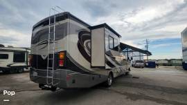 2014 Fleetwood Bounder 35K, $ 77,000
