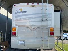 2009 Fleetwood Bounder 35E, $ 49,900