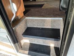 2009 Fleetwood Bounder 35E, $ 49,900