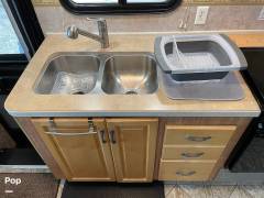 2009 Fleetwood Bounder 35E, $ 49,900