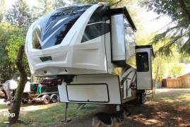 2018 Dutchmen Voltage Epic 4210, $ 105,000