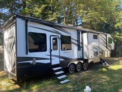 2018 Dutchmen Voltage Epic 4210, $ 105,000