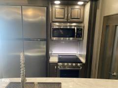 2018 Dutchmen Voltage Epic 4210, $ 105,000