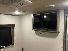 2018 Dutchmen Voltage Epic 4210, $ 105,000