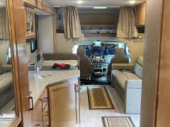 2020 Thor Motor Coach Quantum WS31, $ 85,000