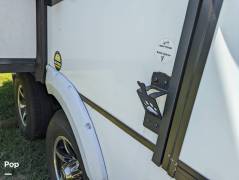 2021 Coachmen Freedom Express 323 BHDS, $ 30,000