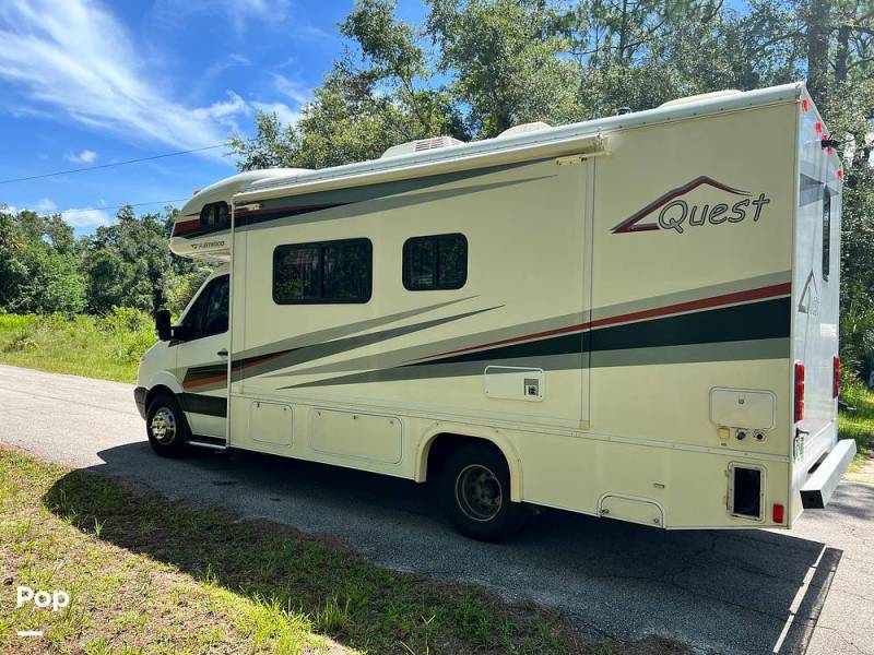 2010 Fleetwood Quest 24E, $ 55,000