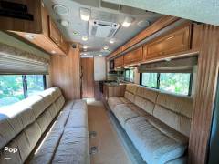 2010 Fleetwood Quest 24E, $ 55,000
