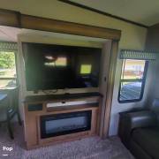 2020 Coachmen Chaparral 298RLS, $ 37,900