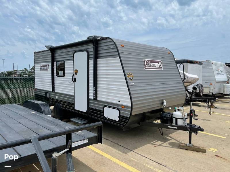 2022 Coleman Lantern LT 17B, $ 14,500