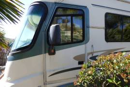 1999 Holiday Rambler Vacationer 32CG, $ 22,500