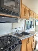 1999 Holiday Rambler Vacationer 32CG, $ 22,500
