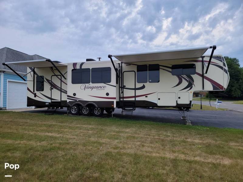 2015 Forest River Vengeance 39R12, $ 55,500