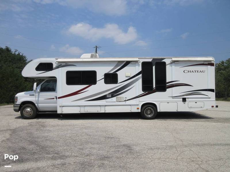 2013 Thor Motor Coach Chateau 31F, $ 45,000