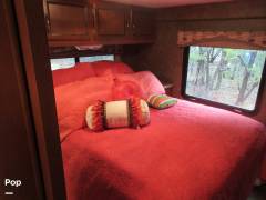 2013 Thor Motor Coach Chateau 31F, $ 45,000