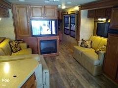 2011 Holiday Rambler Vacationer 36SBT, $ 95,600