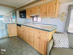 1999 Monaco Diplomat 38A, $ 36,500