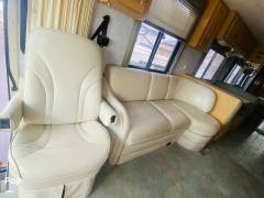 1999 Monaco Diplomat 38A, $ 36,500