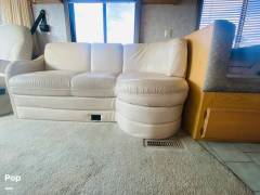 1999 Monaco Diplomat 38A, $ 36,500