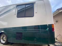 1999 Monaco Diplomat 38A, $ 36,500