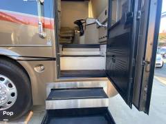 2008 Monaco Signature Series 45' Cambridge IV, $ 155,000