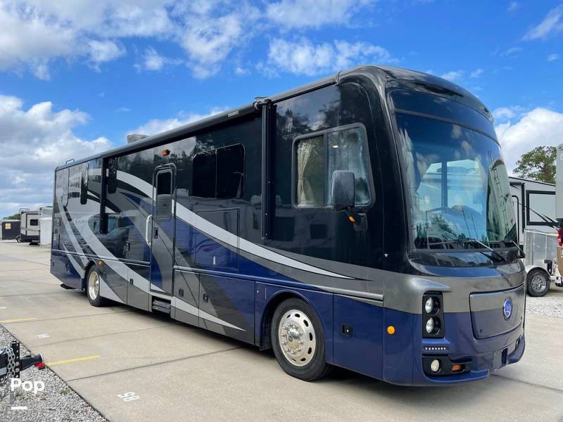2018 Holiday Rambler Navigator XE 35E, $ 155,000