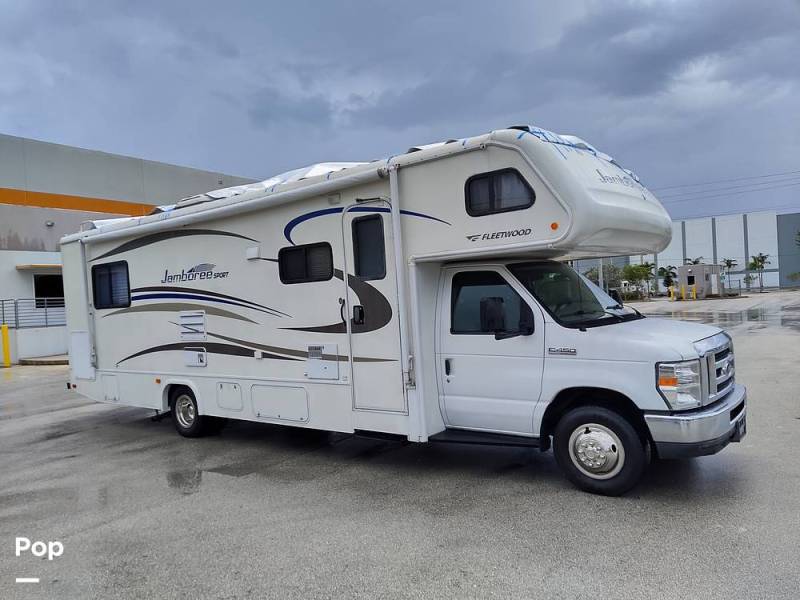 2009 Fleetwood Jamboree Sport 31W, $ 29,900