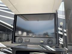 2021 Jayco Seneca Prestige 37K, $ 225,000