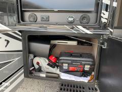 2021 Jayco Seneca Prestige 37K, $ 225,000