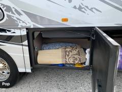 2021 Jayco Seneca Prestige 37K, $ 225,000